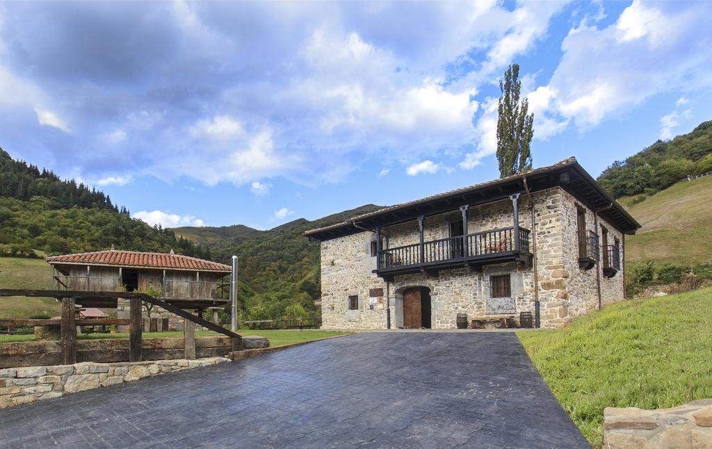 Casona De El Castaniu Hotell Serrapio Eksteriør bilde