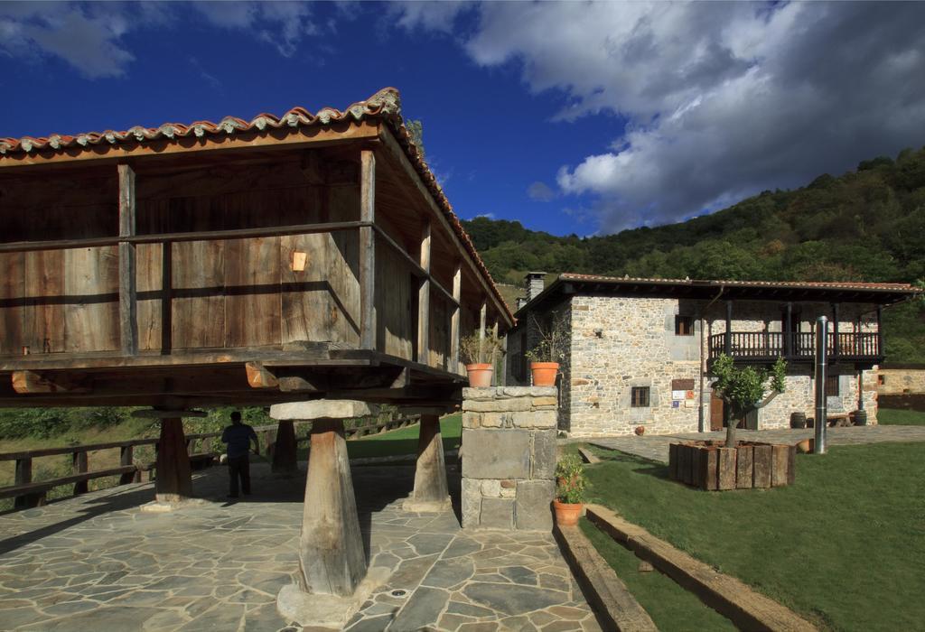 Casona De El Castaniu Hotell Serrapio Eksteriør bilde