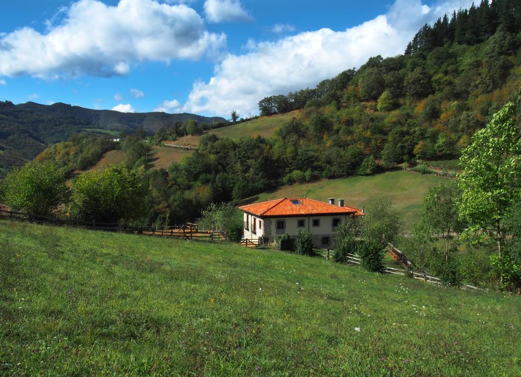 Casona De El Castaniu Hotell Serrapio Eksteriør bilde