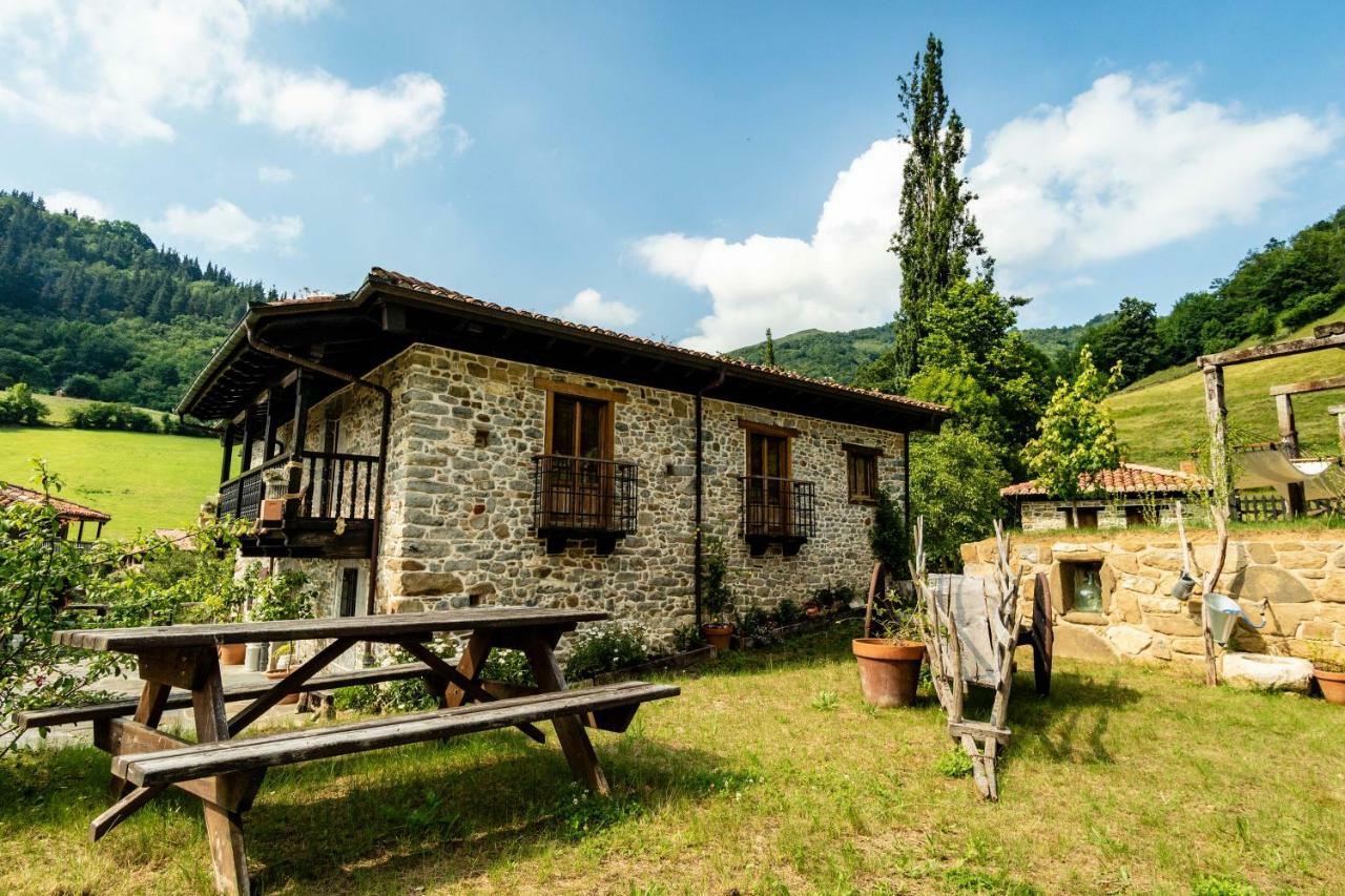 Casona De El Castaniu Hotell Serrapio Eksteriør bilde