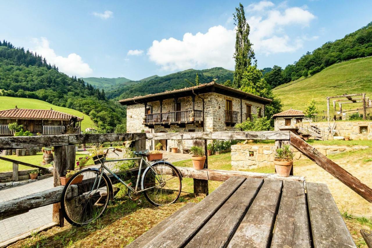 Casona De El Castaniu Hotell Serrapio Eksteriør bilde